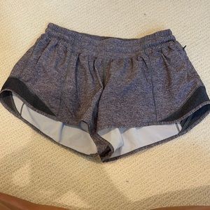 Lululemon Hotty Hot shorts 2.5”